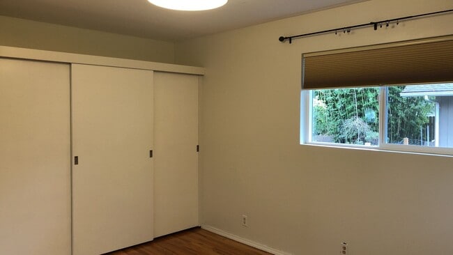 Building Photo - Beautiful Single Level 3/2 Charming NW Corvallis Home