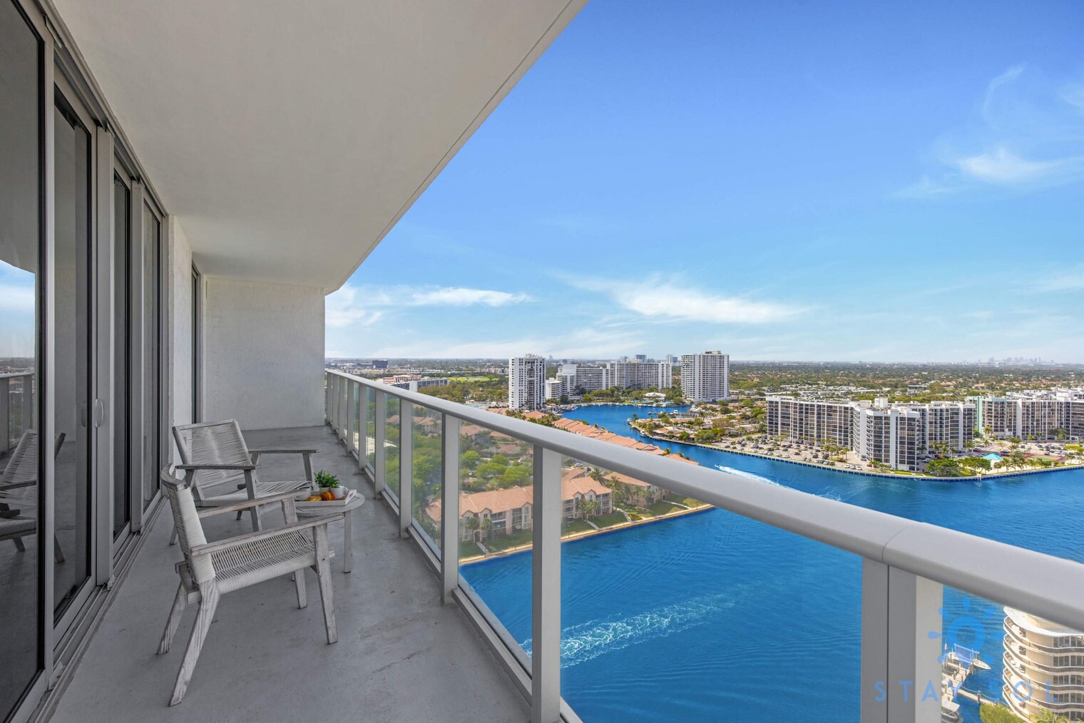 Building Photo - 4010 S Ocean Dr