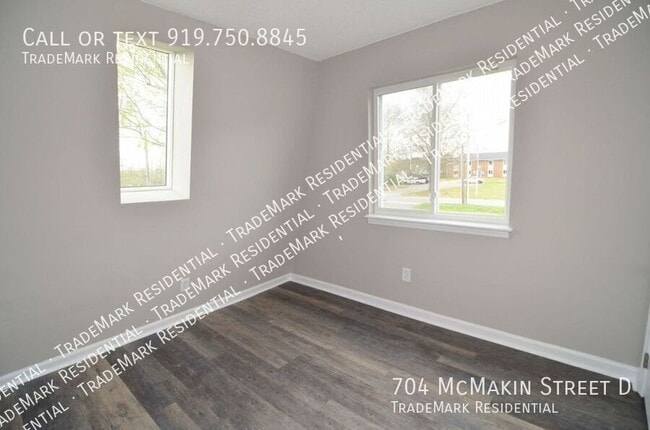 Building Photo - 704 McMakin St