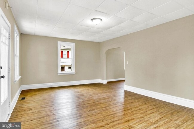 Building Photo - 1020 Monroe St