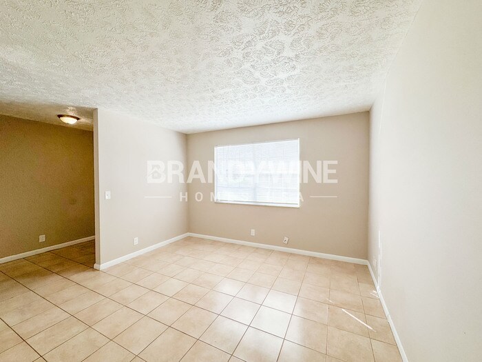 Building Photo - 807 Turtle Creek Dr N