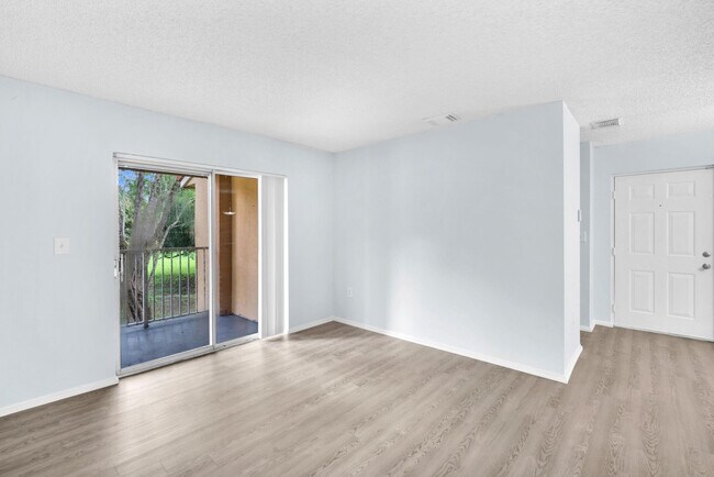 Building Photo - 6881 NW 173rd Dr