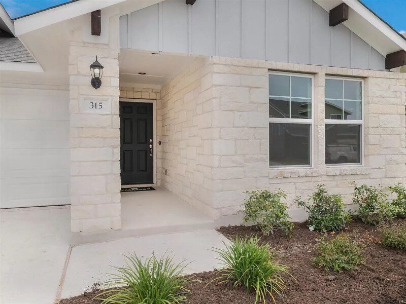 Building Photo - 315 Schuylerville Dr