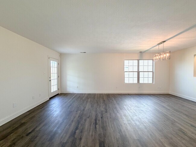 Building Photo - 1240 Orchard Dr