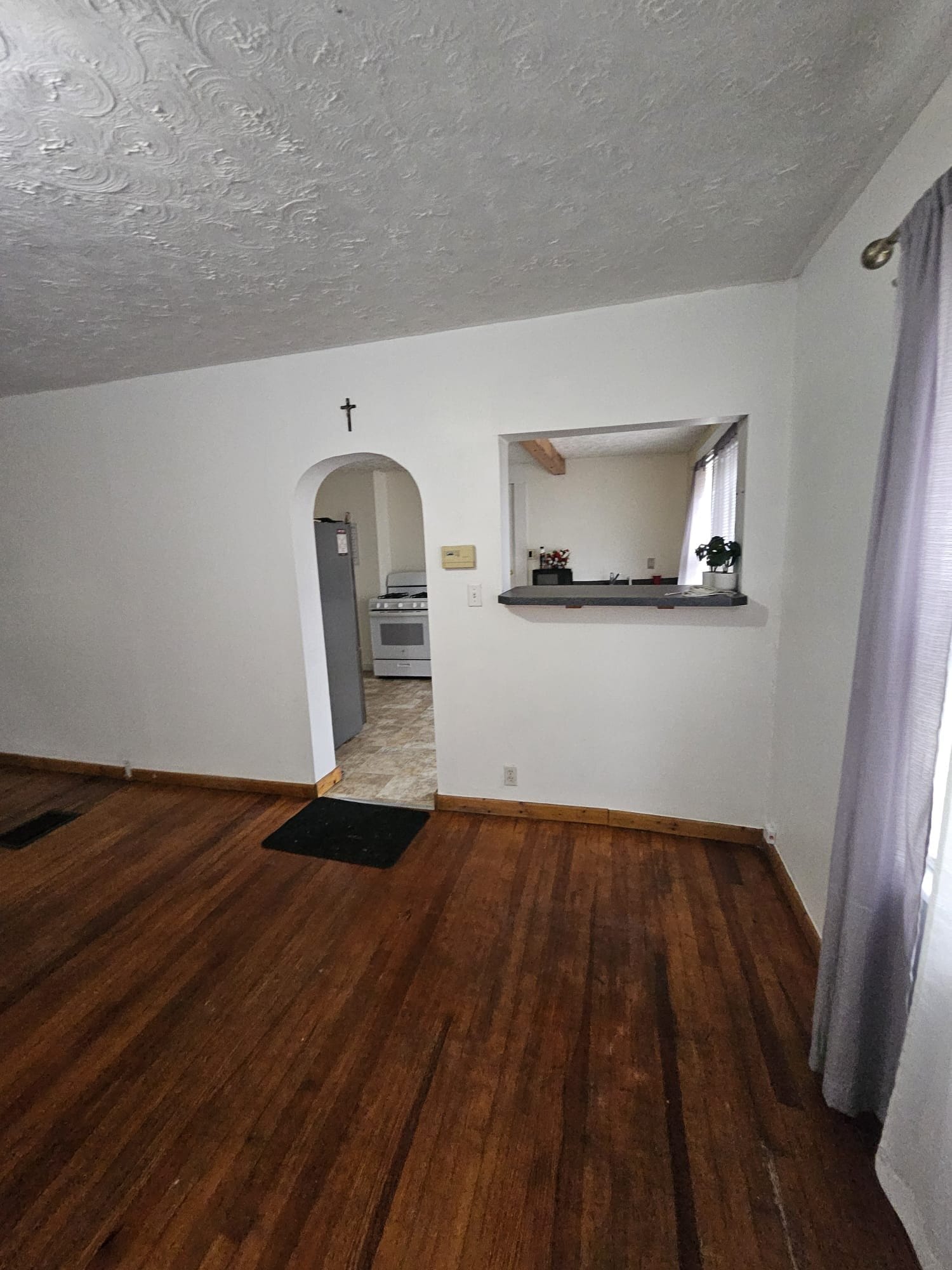 Building Photo - 3209 Saratoga Ave