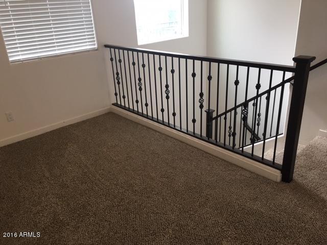 Building Photo - 1502 E Dunlap Ave