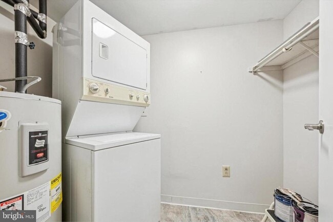 Building Photo - 800 Avondale Rd