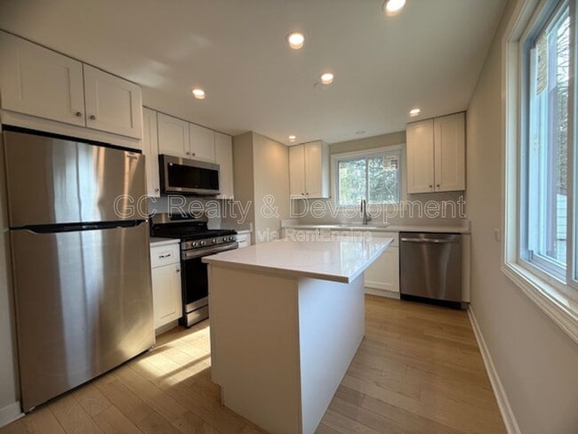 Building Photo - 3233 Twyford Rd