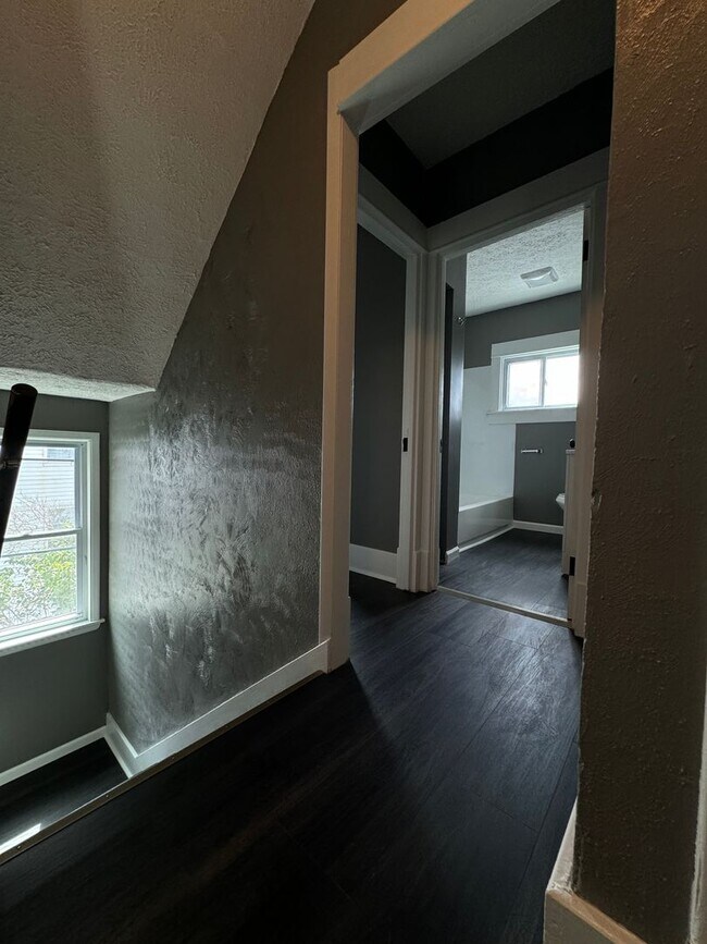 Building Photo - Rent to Own in Crestline Available Now