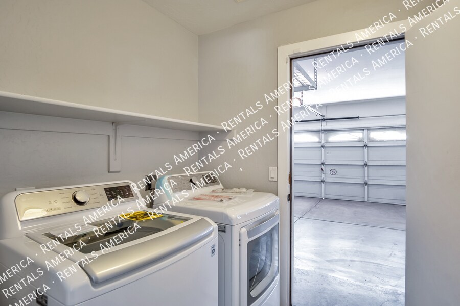 Building Photo - 4118 E Breckenridge Way