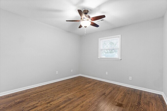 Building Photo - 904 Richardson St