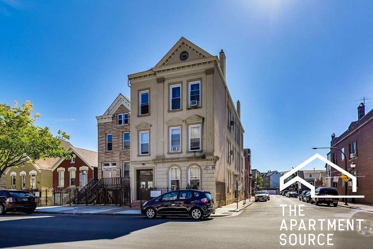 Building Photo - 2030 W 23rd St