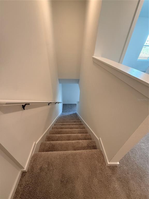 Building Photo - 874 Lynx St