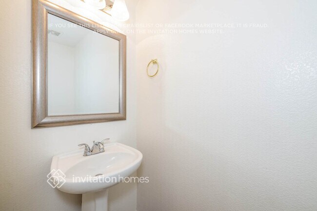 Building Photo - 8428 Opal Splendor Ave