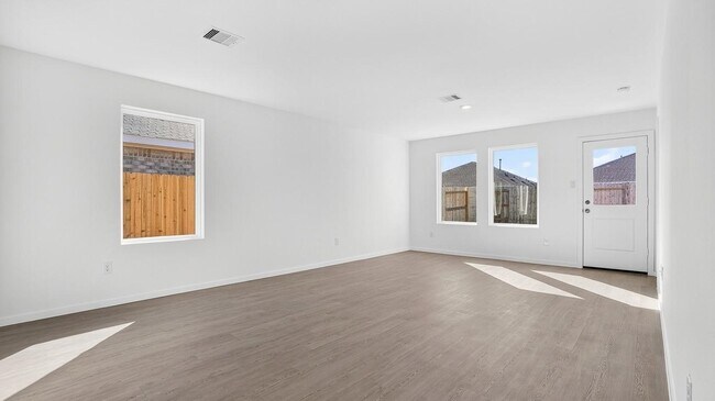 Building Photo - 26911 Dalmatian Bellflower Dr