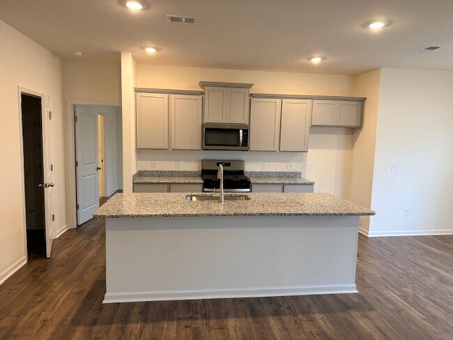 Building Photo - Maryville 37803 - Brand New Build in Maryville! 5 bedroom, 3.5 bath home - Contact Troy Adams (86...