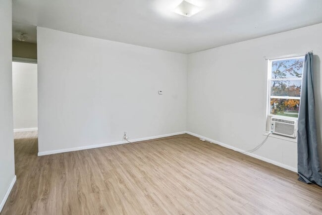 Building Photo - 1632 Waterloo Rd