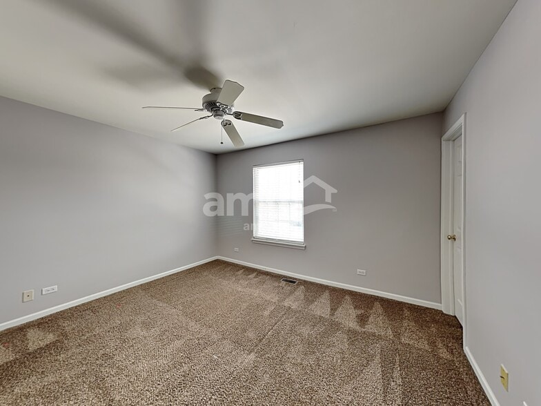 Building Photo - 2409 Courtyard Cir