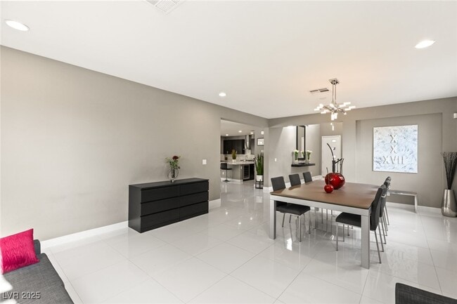 Building Photo - 338 Azar Swan Ave