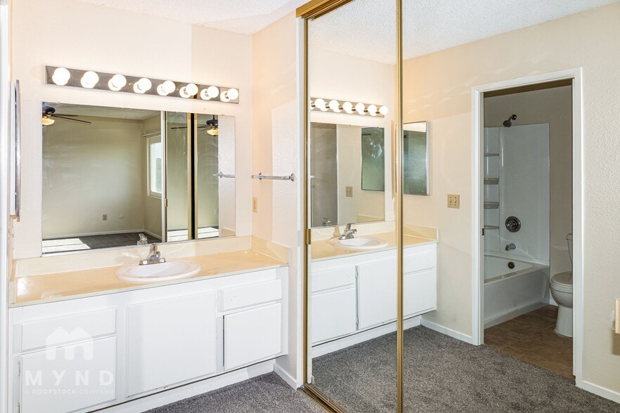 Building Photo - 2625 Wardlow Ave