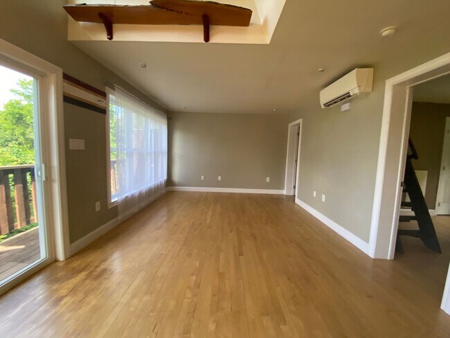 Building Photo - 125 Sun Haven Ln