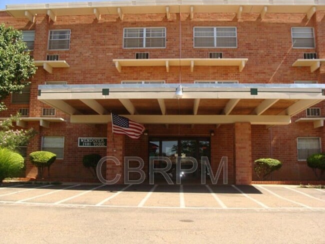 Building Photo - 2601 York Ave