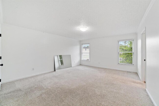 Building Photo - 287 Kerstyn Dr