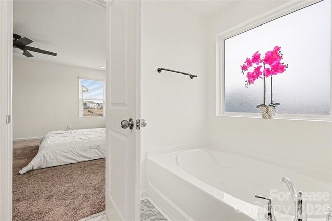 Building Photo - 1354 Harleston St