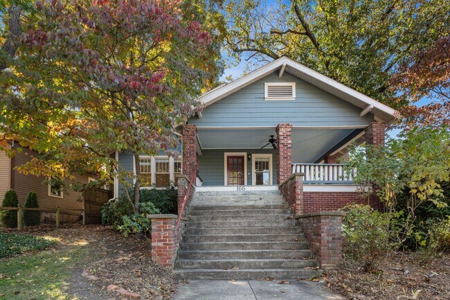 Building Photo - Charming Craftsman Home in Montford
