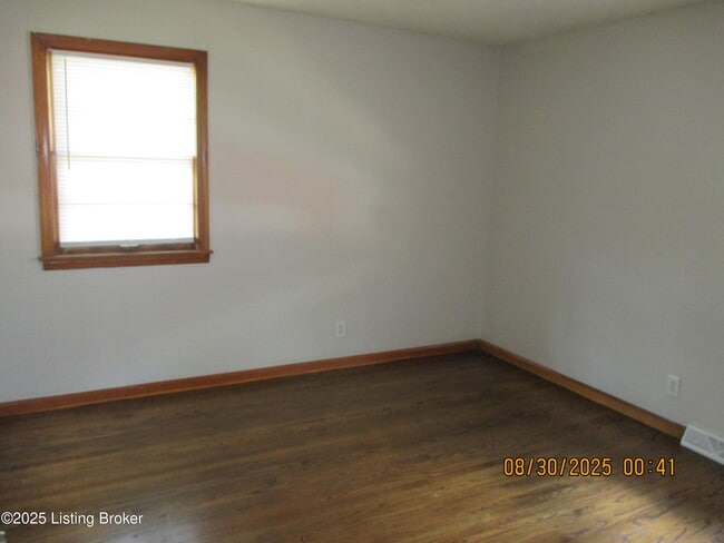Building Photo - 4210 La Salle Ave