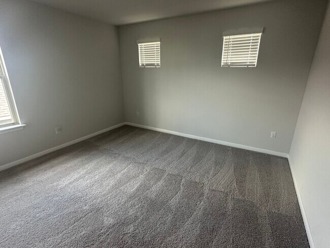 Building Photo - 316 Greenway Dr