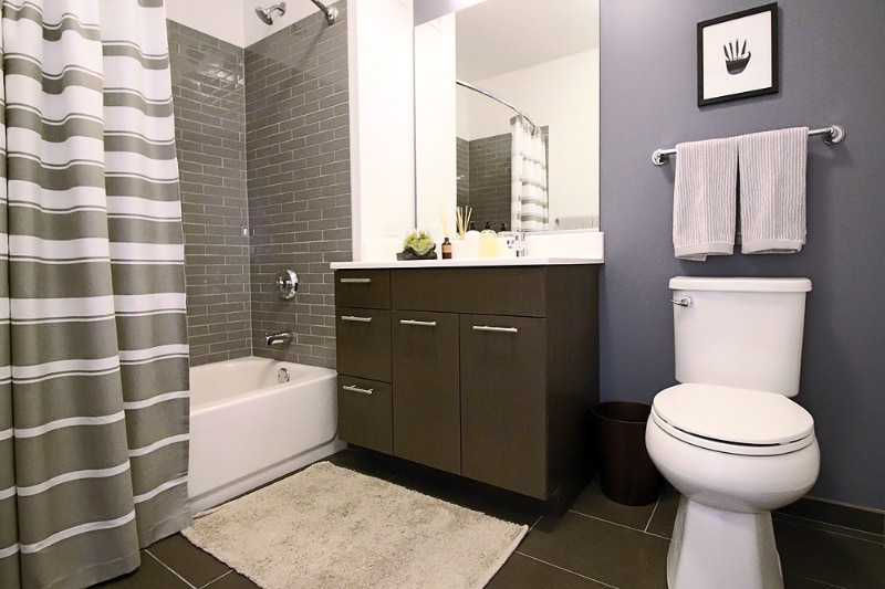 Building Photo - 658 N Wells St