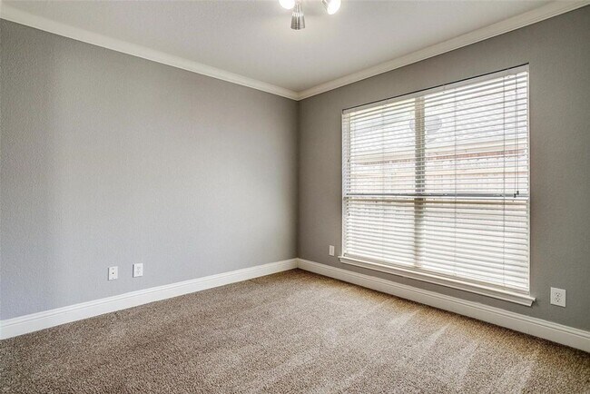 Building Photo - 578 Tanglewood Dr