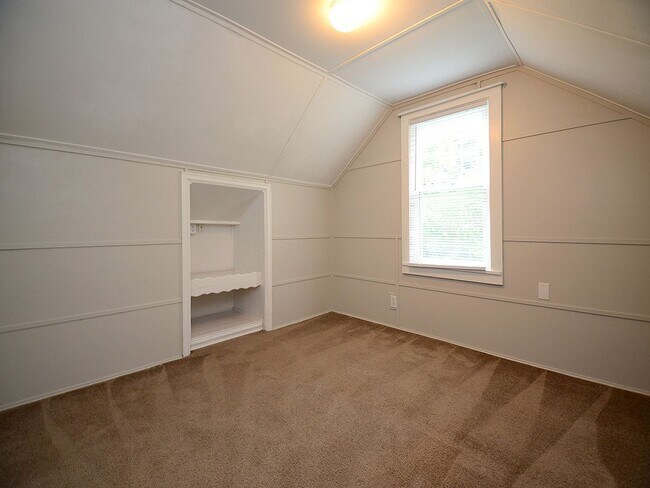 Building Photo - 2108 S 46th St