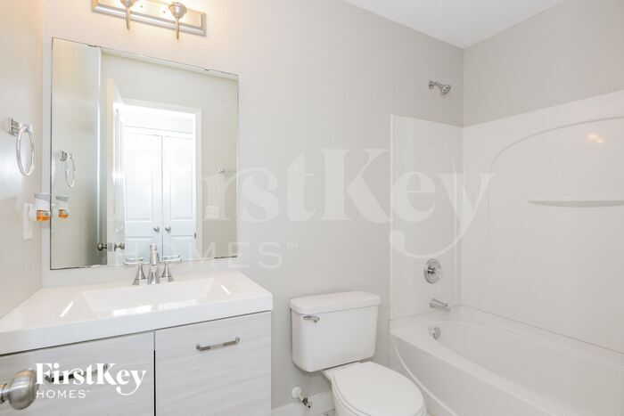 Building Photo - 1401 Bray Dr