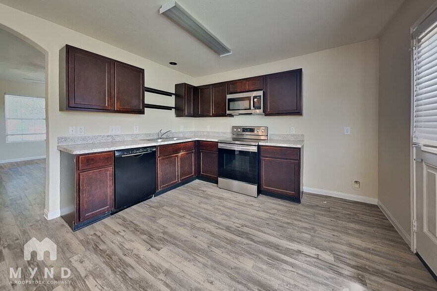Building Photo - 10119 Berrypatch Ln