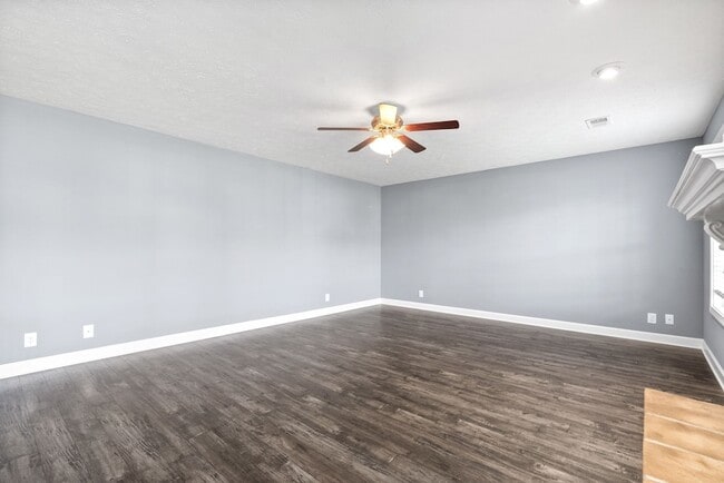 Building Photo - 3755 Windmill Dr