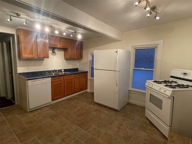 Building Photo - 947 W 3rd St