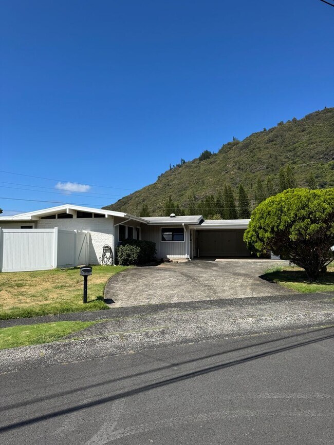 Building Photo - Manoa Valley