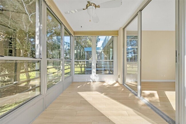 Building Photo - 933 Cypress Grove Dr
