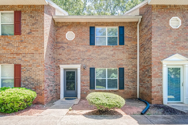 Building Photo - 4084 Hidden Hollow Dr