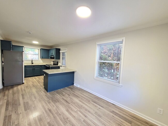 Building Photo - Brick Ranch in Yorkmount Area near Tyvola