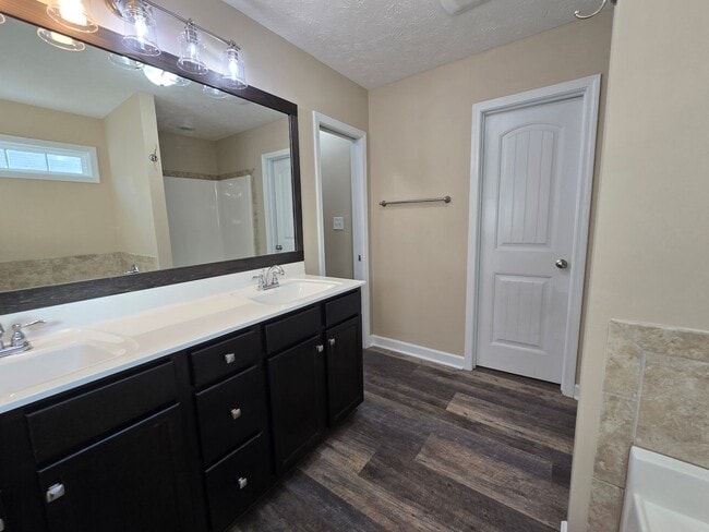 Building Photo - 237 Gertie~ Mitchells Landing  ~ 1 MONTH FREE~