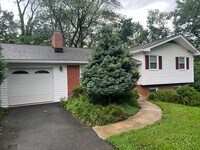 Building Photo - Single Family home in Alexandria- Minutes to Ft Belvior