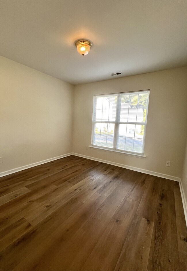 Building Photo - 1504 Amhearst Ct