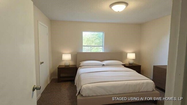 Building Photo - 215 Blackshear St