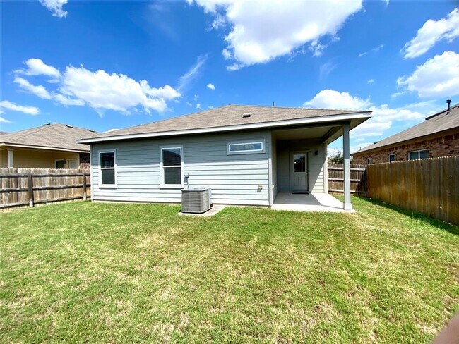 Building Photo - 18426 Stevie Ray Dr