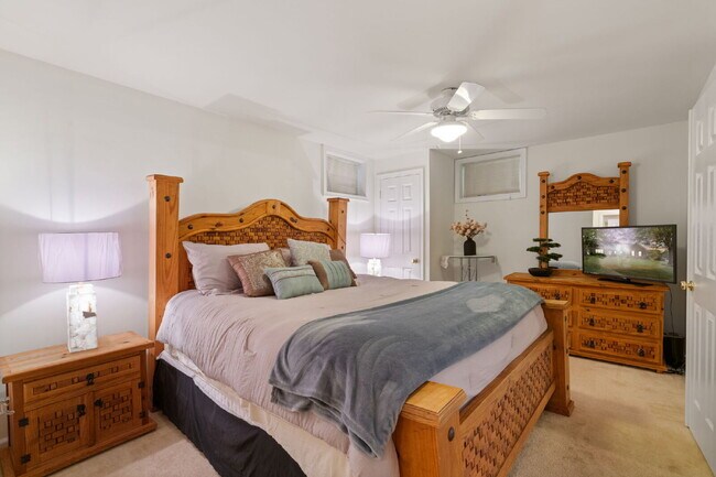 Building Photo - ***Amazing opportunity to rent this beauti...