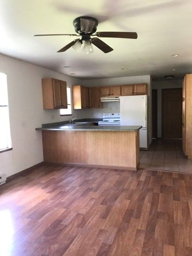 Building Photo - 709 Hudson St