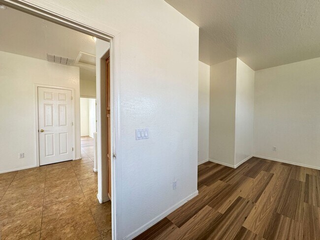 Building Photo - Queen Creek 4 bed 2.5 bath For rent